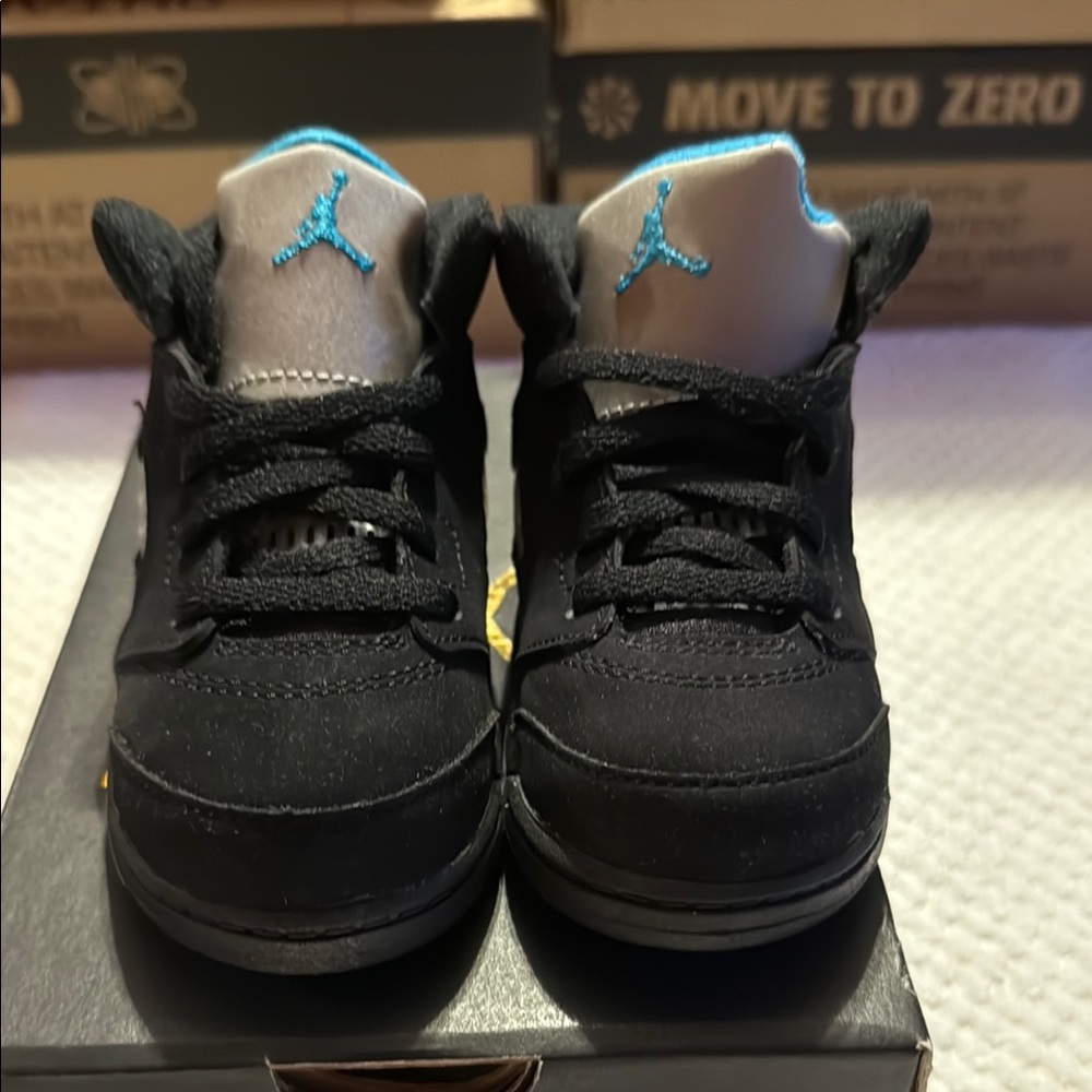 Jordan 5 Retro (TD)Black and Blue Sneakers Classic Design Brand New